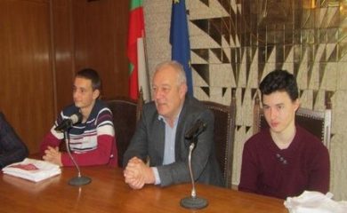 Кметът Мелемов изпрати млади смолянчани на Световните летни игри