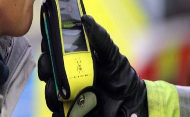 Двама мъртво пияни шофьори спипа полицията