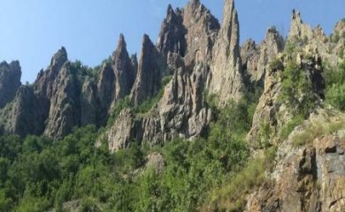 Освещават знамето на Асоциация на Планинските войски на България