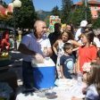 Смолянчанин отново зарадва стотици деца с безплатен сладолед