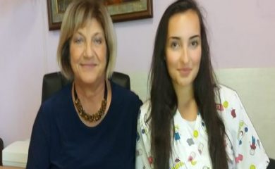 17-годишната Мария Малецова стана първият доброволец в смолянската болница