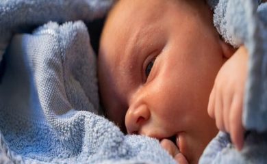 Гърция ще дава по 2000 евро за новородено бебе