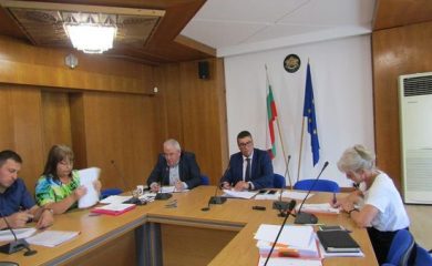 Смолян: Обсъдиха сложната обстановка с чумата по свинете