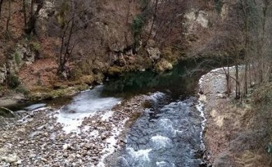 Санкции за фирмата, замърсила реките Юговска и Чепеларска