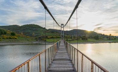 Най-дългият въжен мост в България се намира в Родопите