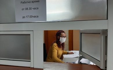 Община Смолян раздаде 1000 маски на работещите в противоепидемичен режим