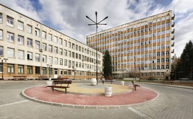 101 Алпийски полк дарява защитни облекла, маски, очила и ръкавици на смолянската болница