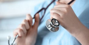 Община Доспат обяви две свободни работни места за медицинска сестра