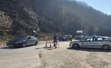 От тази нощ махат КПП-тата по областните градове