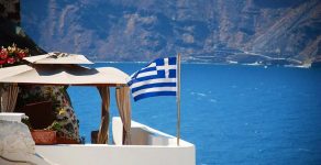 Гърция очаква силен туристически сезон след отмяната на ограниченията