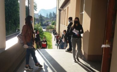 588 ученици се явиха на втора матура в Смолянско