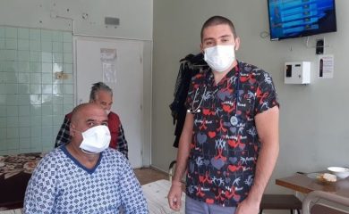 Седем млади лекари ще специализират в смолянската болница