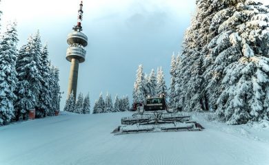 Оръдията за изкуствен сняг в Пампорово заработиха