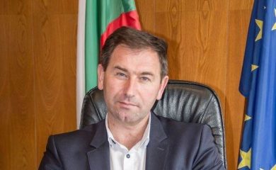 Планират модернизиране на общинския пазар в Мадан