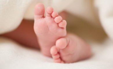 Едва 485 бебета са родени в Смолянска област през миналата година