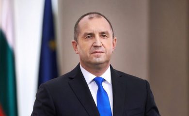 Румен Радев печели втори президентски мандат