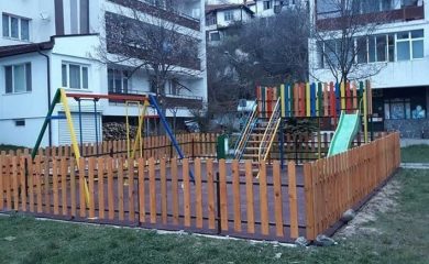 Община Смолян обнови детската площадка до „Изворите”