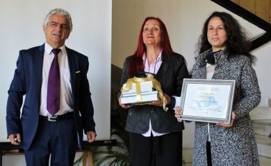Зам.-областният управител Андриян Петров връчи наградите за библиотека и библиотекар на годината