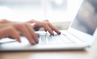 Забраняват фалшивите и неверни отзиви на потребители в онлайн търговията