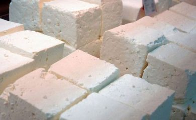 МЗХ иска водното съдържание в сиренето да се ограничи