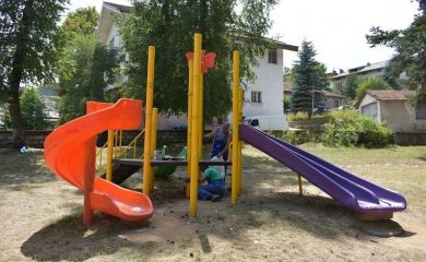 Реновират градския парк в Чепеларе