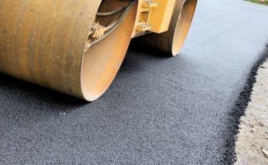 Нов асфалт в рудоземското село Грамаде
