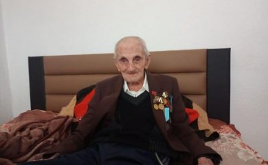 Кметът Мелемов поздрави столетникът Раиф Сюлеманов