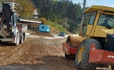 Стартира ремонт на пътя в маданското село Леска