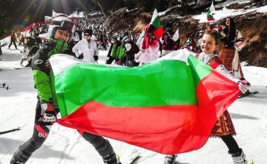 Голямото спускане с носии и знамена превзема Пампорово на 3 март