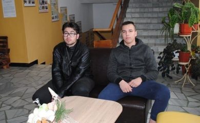 Ученици от ПГИ-Смолян се класираха на Националното състезание за икономисти на английски език