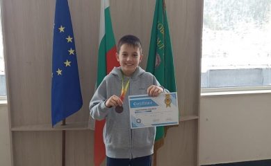 Ученици от ППМГ-Смолян спечелиха медали на международен математически турнир