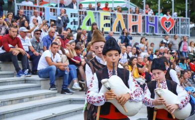 Неделино събира над 300 изпълнители от цял свят на Фолклорен фестивал