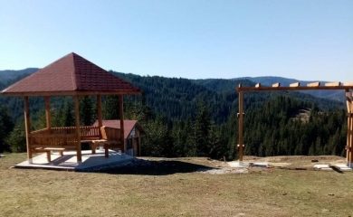 Община Доспат изгради удобства за туристите, посещаващи водопада в Късак