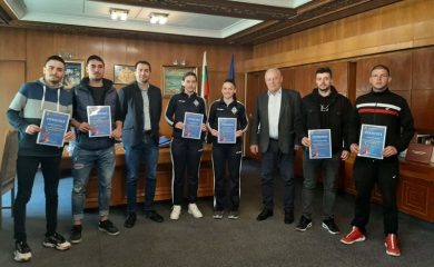 Кметът Мелемов поздрави състезателите в турнира по снежен волейбол на Перелик