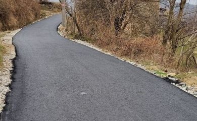 Нов асфалт в родопското село Гълъбово