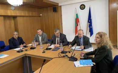 Областната управа в Смолян проведе среща с работодателски организации