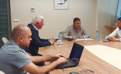 Кметът на Чепеларе участва в среща за развитието на Летище Пловдив