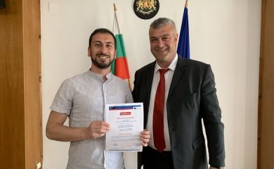 Областният управител връчи сертификати Youthpass на младежи от 7 държави