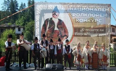 Πoлĸ. Cepaфимoвo приема фoлĸлopния фecтивaл „C пecнитe нa Гeopги Чилингиpoв“