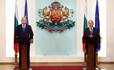 Радев към служебния кабинет: Поемате управлението в труден момент за страната