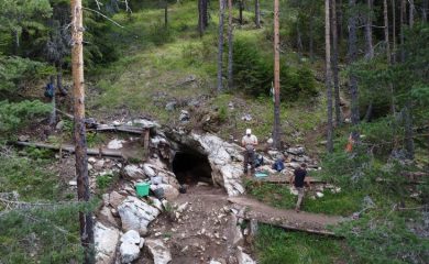 Археолози откриват нови артефакти в пещерa Чая край Чепеларе