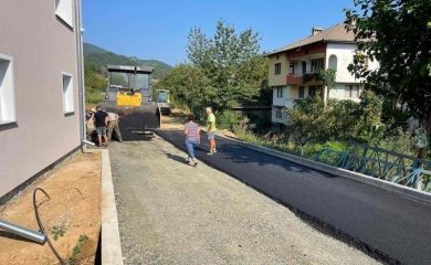 Поредна улица в Неделино се сдоби с нов асфалт