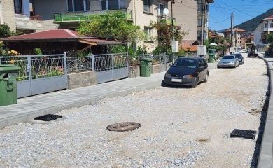 Обновяването на уличната мрежа в Чепеларе продължава