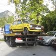 Продължава акцията за премахване на изоставени коли