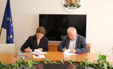 Кметът Мелемов подписа анекс по проекта за обновяване на уличното осветление