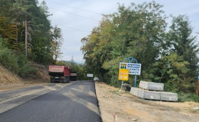 Полагат асфалтова настилка на пътя Баните-Соколовци
