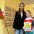 Звездата в художествената гимнастика Стилияна Николова с подарък от Пампорово