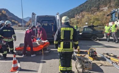 Смолянски екипи показаха отличен синхрон в учение за реакция при катастрофа
