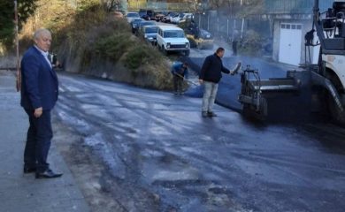 Община Смолян постави тротоари и асфалтира улица „Кольо Фичето“