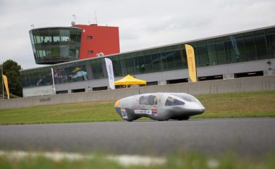 Електромобилният отбор на Чепеларе с престижен сертификат от Shell Eco Marathon